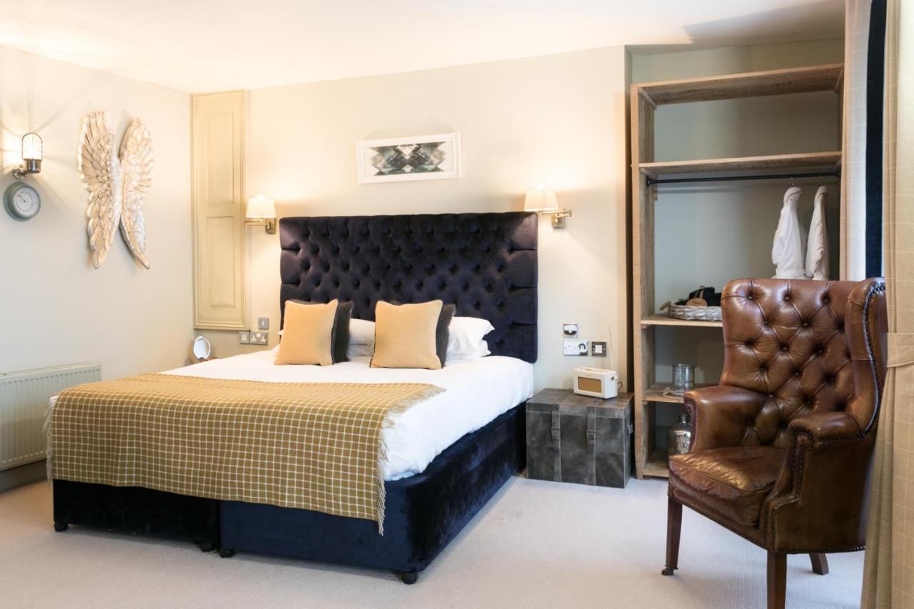 The Angel & Blue Pig Hotel Лимингтън Екстериор снимка