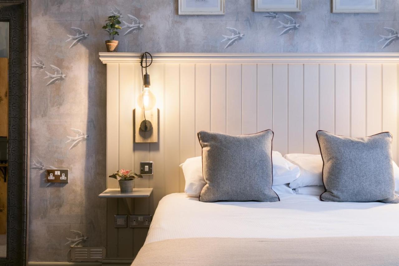 The Angel & Blue Pig Hotel Лимингтън Екстериор снимка