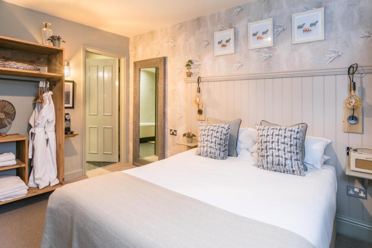 The Angel & Blue Pig Hotel Лимингтън Екстериор снимка