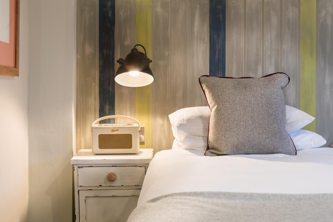 The Angel & Blue Pig Hotel Лимингтън Екстериор снимка